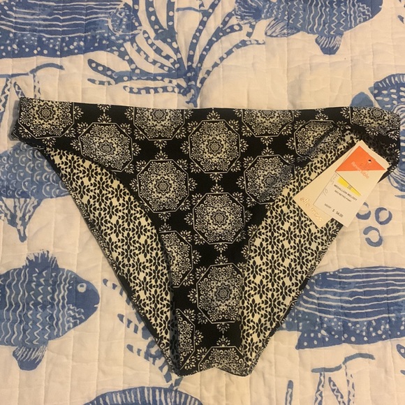 Ella Moss Medallion Melody Reversible Bottom - Picture 10 of 10